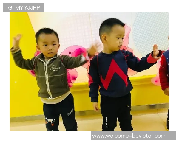 米奇谈文班先发问题强调需从球队最佳利益出发进行抉择